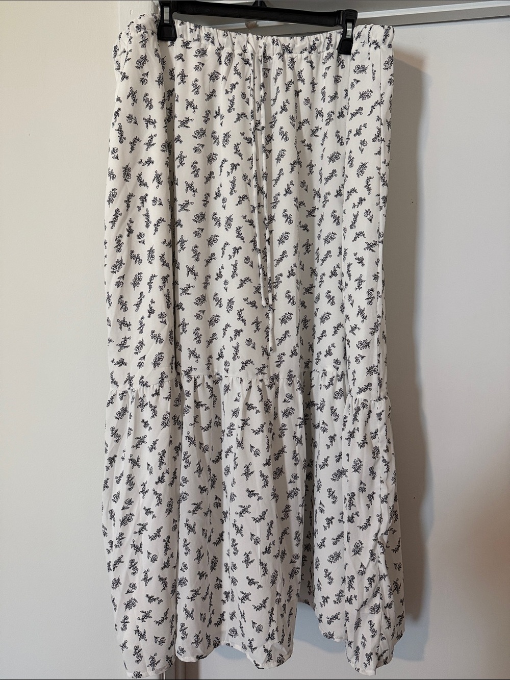 Scoop White Floral Tiered Maxi Skirt